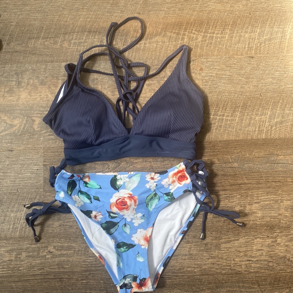 CUPSHE Bikini for Women Two Piece Swimsuit Lace Up V Neck Low Waist